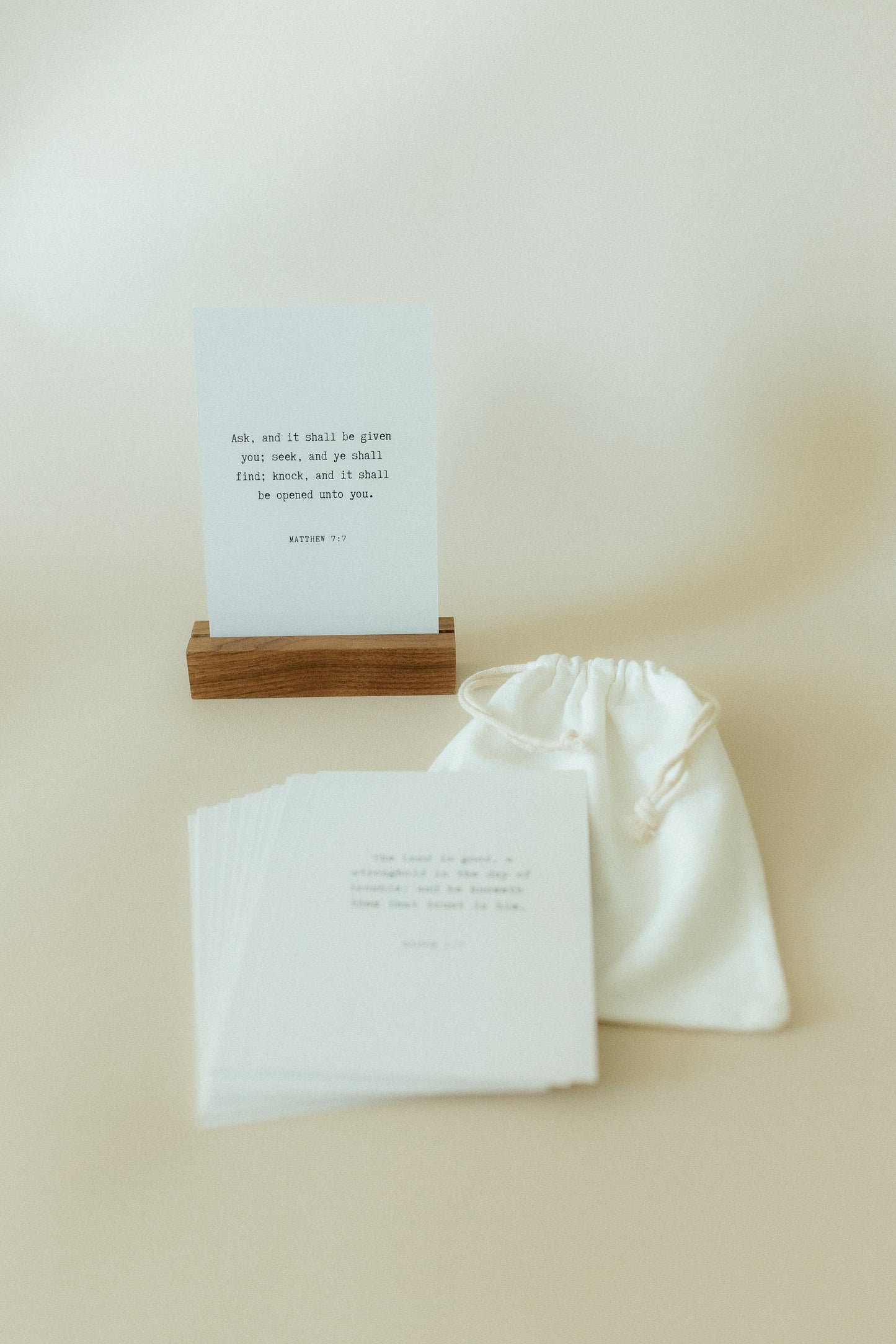 Weekly Scripture Card Pack, Typewriter, 52 Scriptures for 52 Weeks