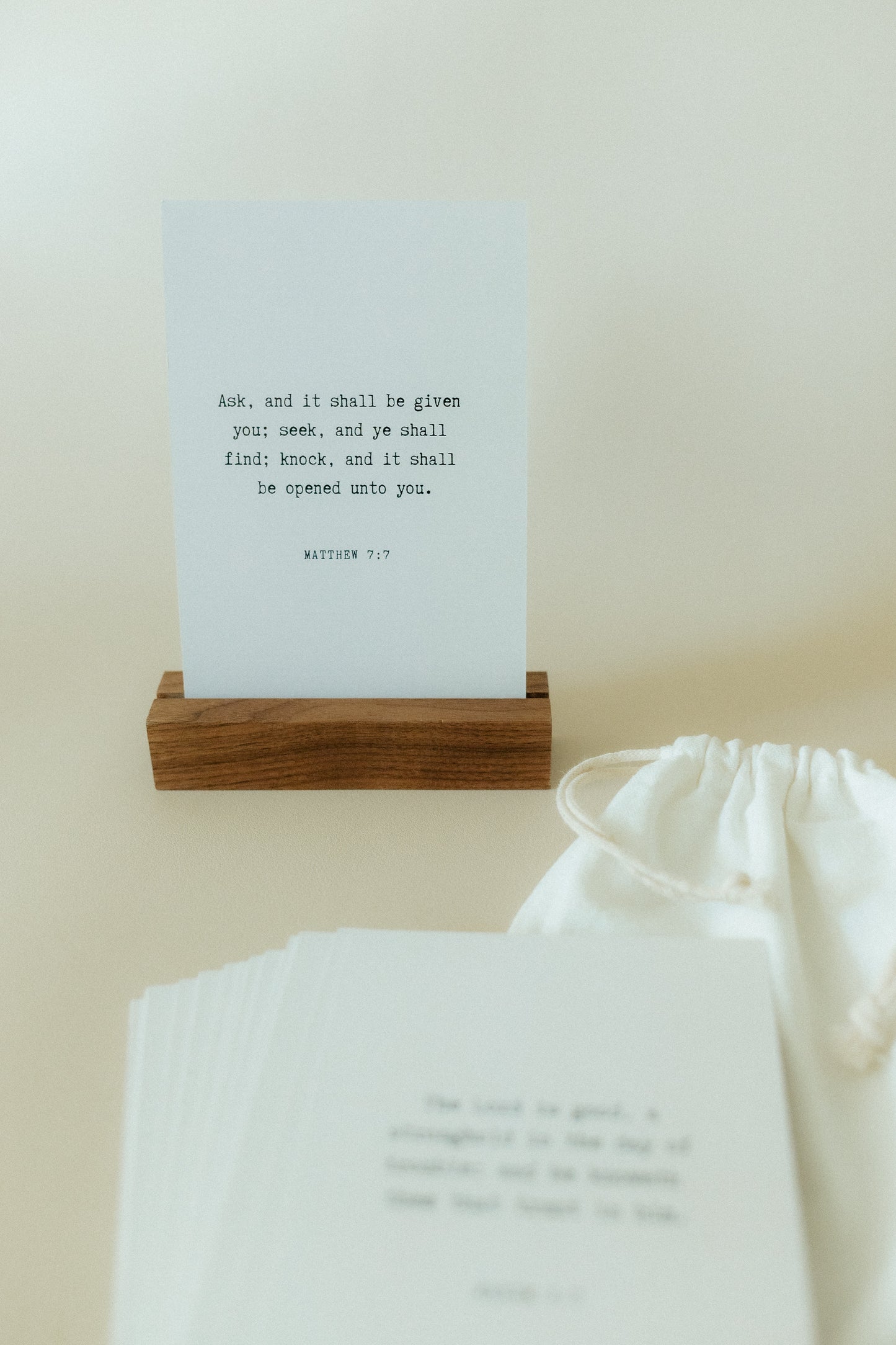 Weekly Scripture Card Pack, Typewriter, 52 Scriptures for 52 Weeks